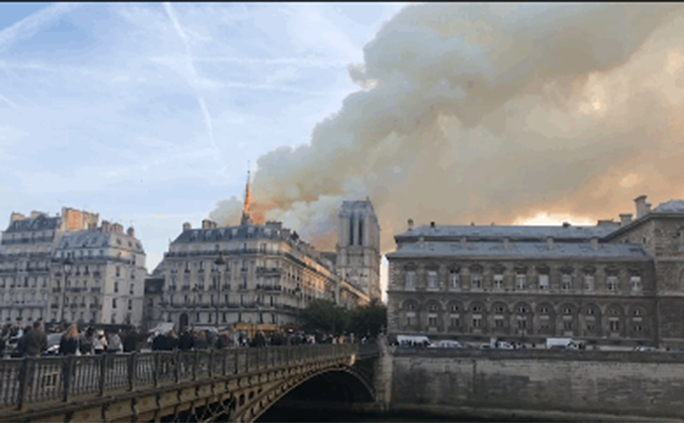 巴黎圣母院大火竟然是因为它